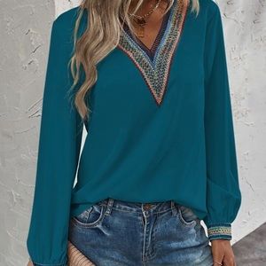 NWOT Contrast Trim V-Neck Blouse